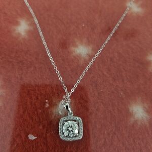 Elegant Silver Necklace with Crystal Pendant
